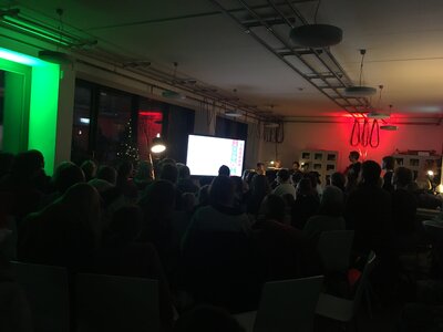 Zpívání v knihovně, Berlín
