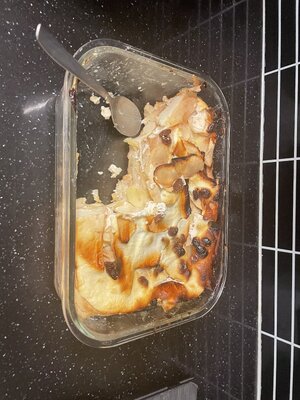 Žemlovka/Czech sweet bread pudding
